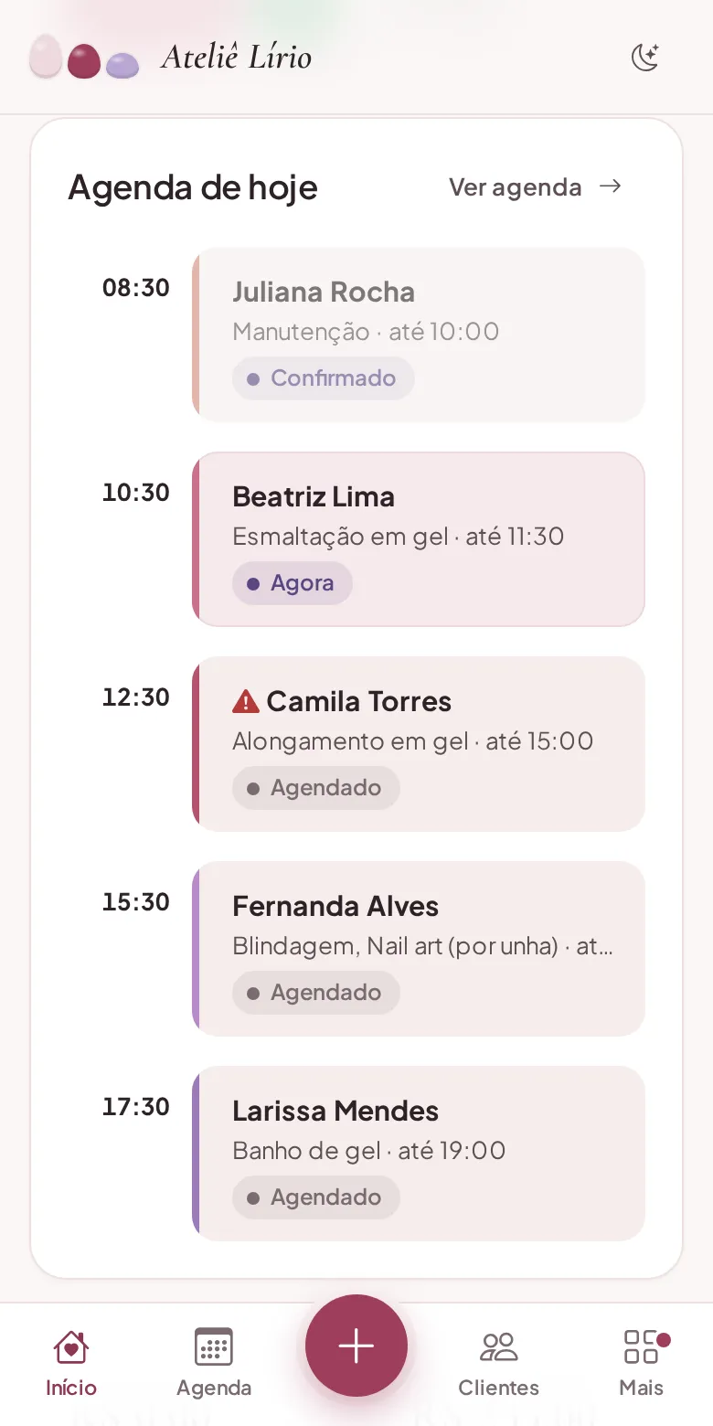 A agenda de hoje no Unha em Dia: Juliana às 8h30, Beatriz às 10h30, Camila às 12h30 com alerta de alergia, Fernanda às 15h30 e Larissa às 17h30.